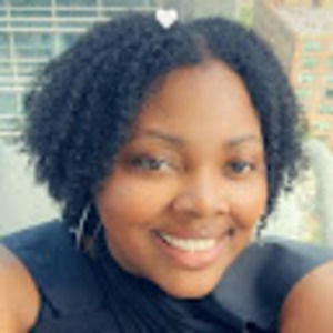 Meet your Posher, Mona